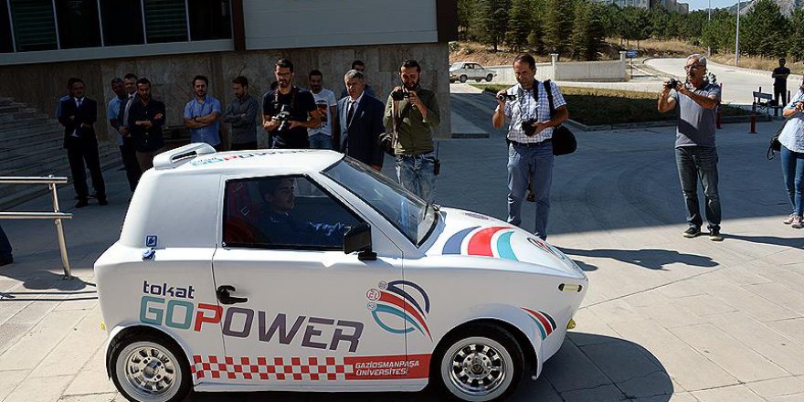 Üniversite öğrencileri elektrikle çalışan araç üretti