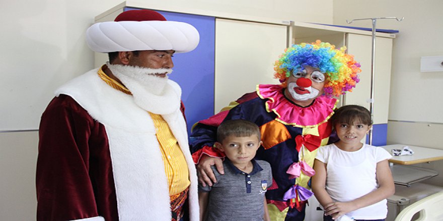 'Nasrettin Hoca' çocuklara hastaneyi sevdirdi