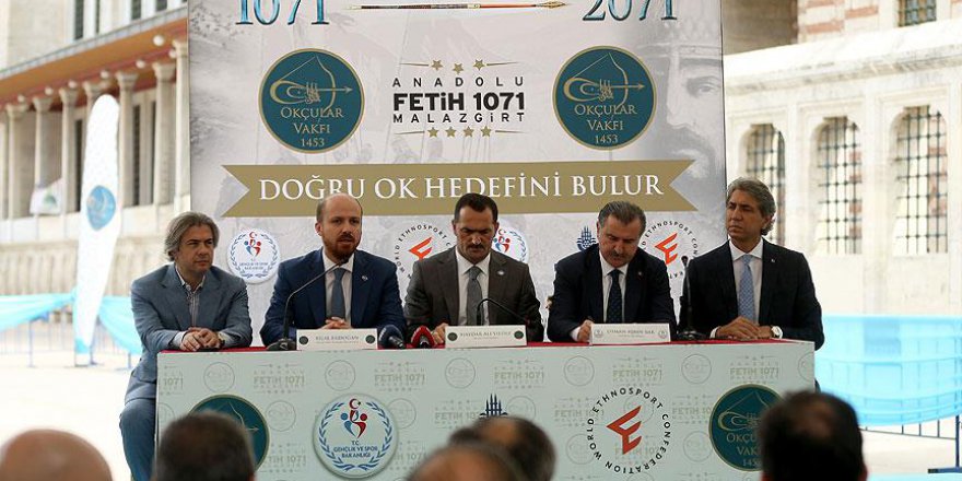 Malazgirt toprağı, Fatih'in kabrine bırakıldı