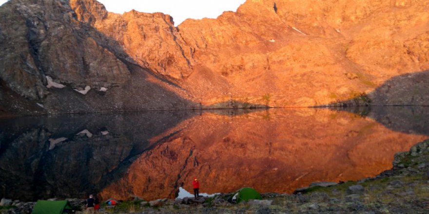 Kaçkar'ın 'buzul gölleri' adeta büyülüyor