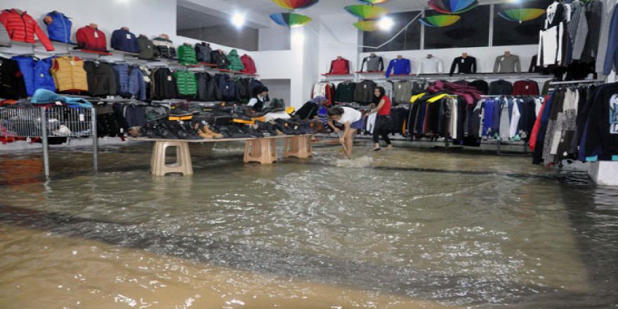 Zonguldak'ta sağanak yaşamı olumsuz etkiledi