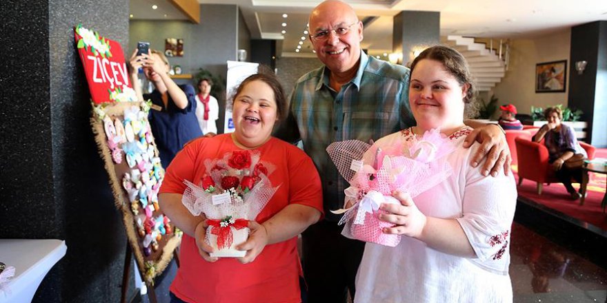 Zihinsel engelli çocukların 'El emeği' kermesi
