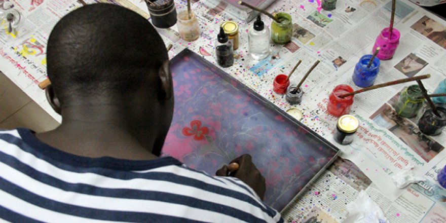 Sudan'da ebru sanatına yoğun ilgi