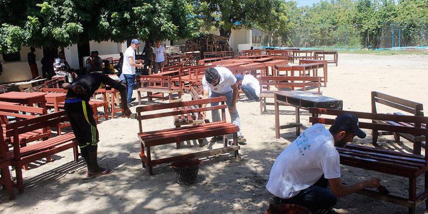 TİKA'nın gönüllü elçileri Somali'de yetimhane onardı