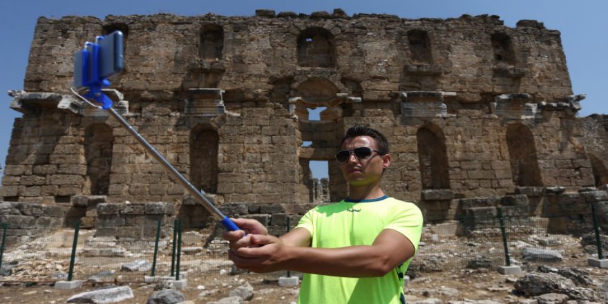 Antalya'da 2 bin yıllık dükkanlar ortaya çıkarıldı