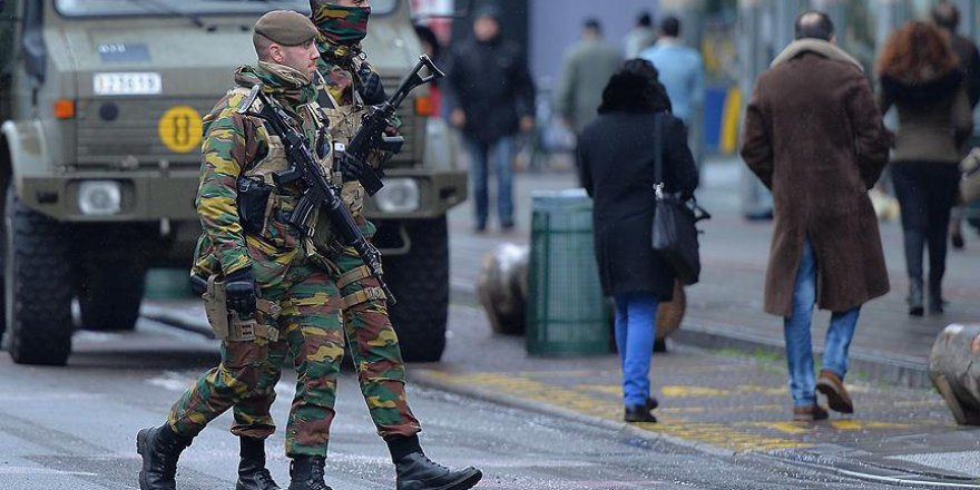 Belçika'da askerler 2020'ye kadar sokakta