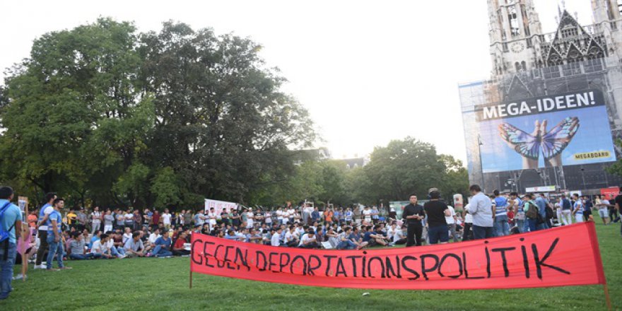 Avusturya'daki Afgan sığınmacıların oturma eylemi sona erdi