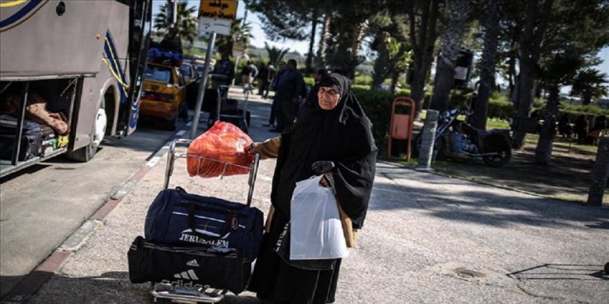 Refah Sınır Kapısı'ndan geçişler devam ediyor