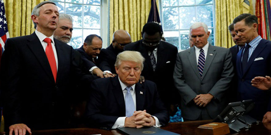 Trump yönetiminden iki üniversiteye tehdit: İslam'ı olumlu öne çıkarıyorsunuz!