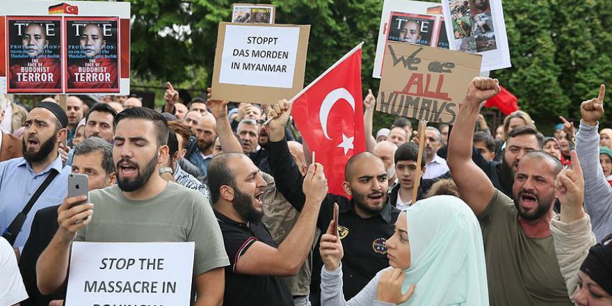 Arakan'daki Müslümanlara uygulanan katliam Almanya'da protesto edildi