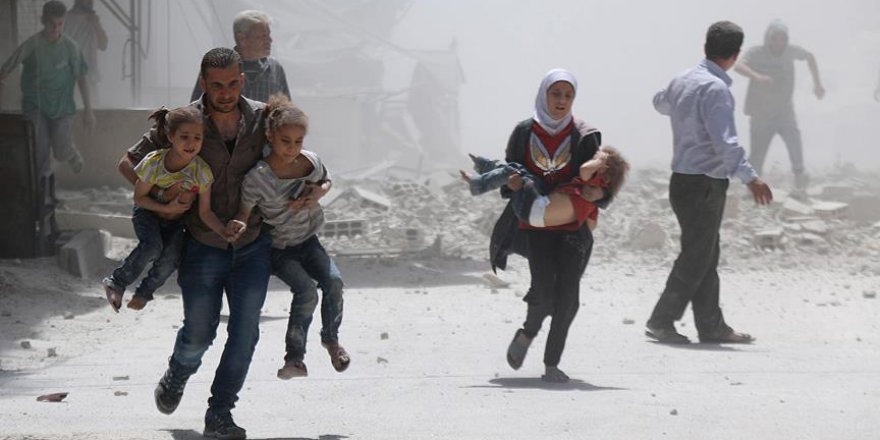 Katil Esed şimdi de pazar yerine saldırdı