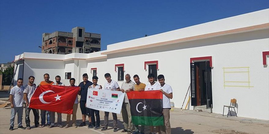 TİKA'nın gönüllüleri, Libya'da sığınmacı kampını ziyaret etti