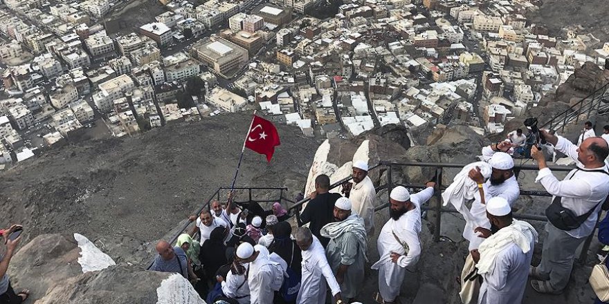 Türk hacılar 94 bin 500 hac kurbanı kestirdi