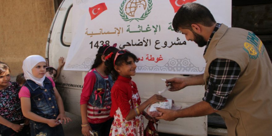 Türkiye bayramda 3 kıtaya yardım eli uzattı