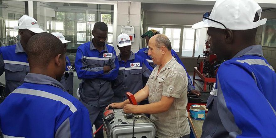 TİKA'dan Sudanlı teknisyenlere motorlu araç eğitimi