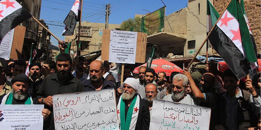 Suriye'de 'Mistura' ve 'Kimyasal Beşşar' protestosu