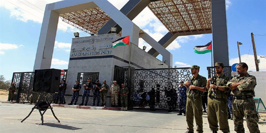 Refah Sınır Kapısı 'hacılar' için açıldı