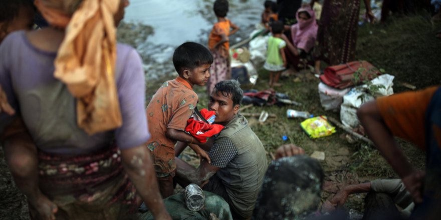 Türkiye'den 62 bin Arakanlı Müslüman'a acil yardım