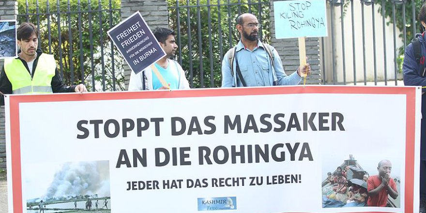 Almanya'da Arakanlı Müslümanlara yönelik saldırılar protesto edildi