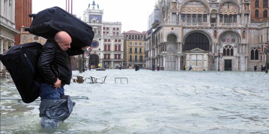 İtalya’daki sel felaketi nedeniyle ölümler sürüyor