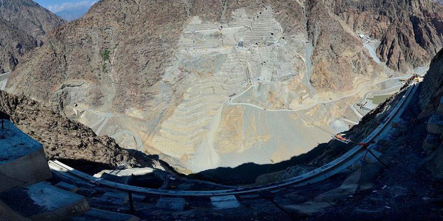 Türkiye'nin en yüksek barajına 50 bin konutluk beton