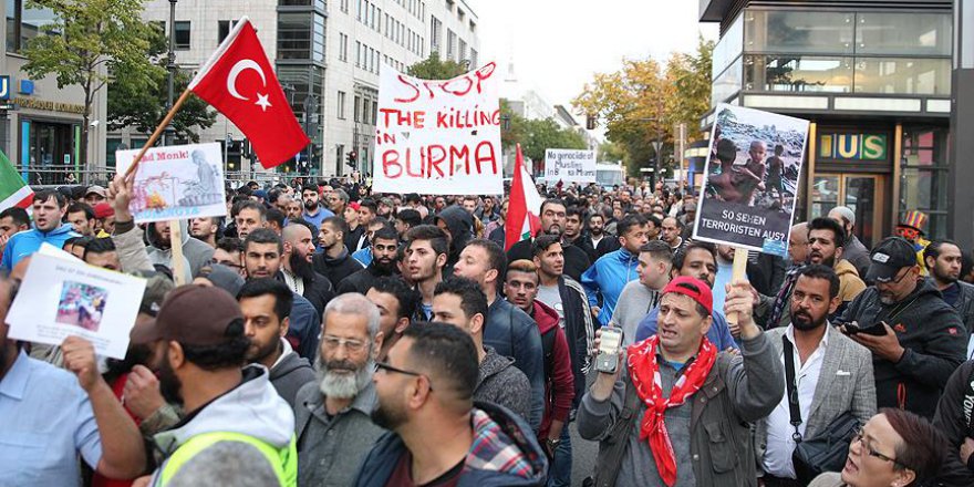 Arakan’daki Müslümanlara yapılan saldırılar protesto edildi