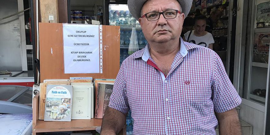 'Herkes okusun' diye sokak kitaplığı kurdu