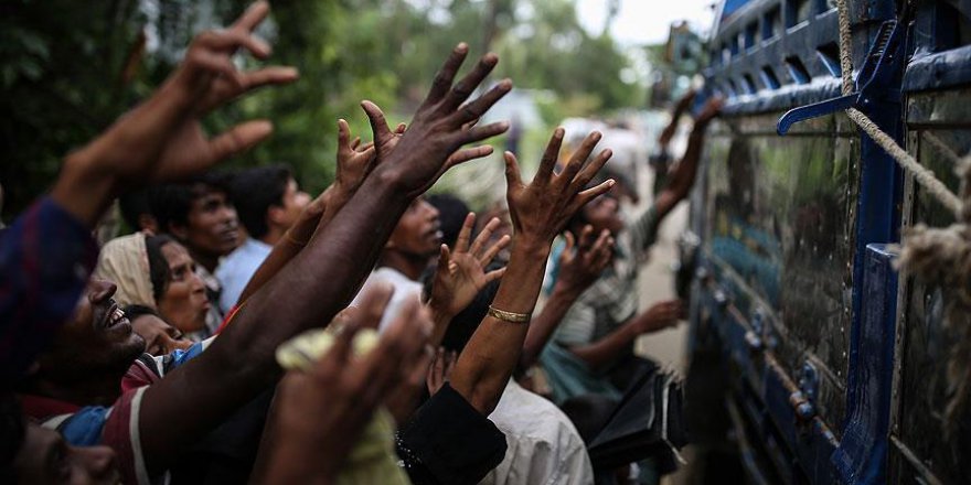 İHH 110 bin Arakanlı'ya acil yardım ulaştırdı