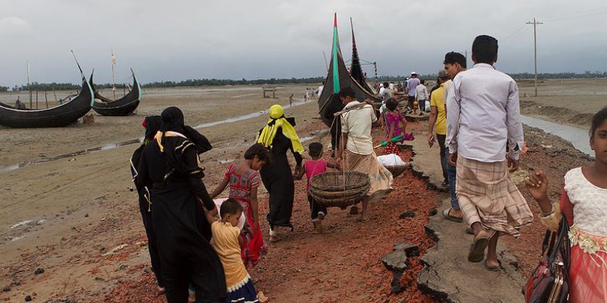 'Myanmar Bangladeş sınırına mayın döşedi'