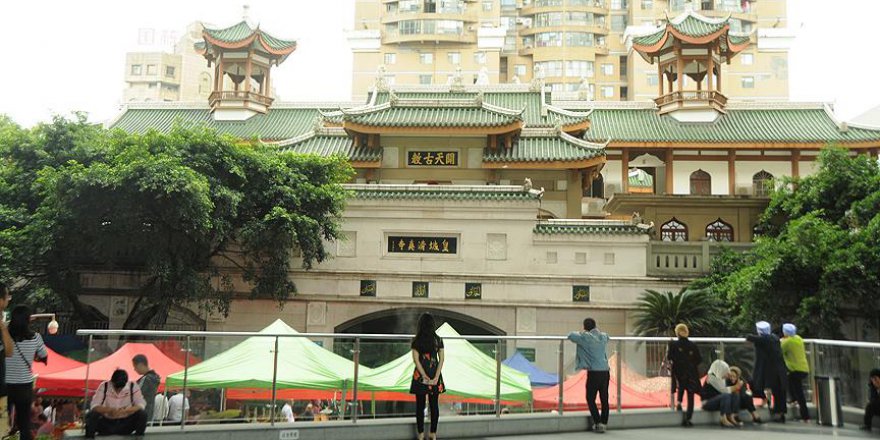 Çıngdu'daki cami Çinli ve gurbetçi Müslümanları bir araya getiriyor