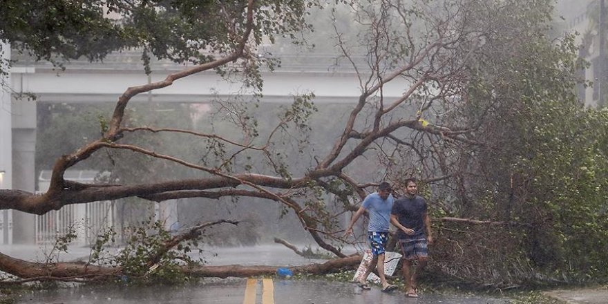 Atlantik'teki yeni kasırga Karayipler'i vuruyor