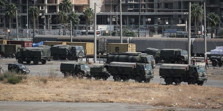 Suriye sınırına askeri sevkıyat sürüyor