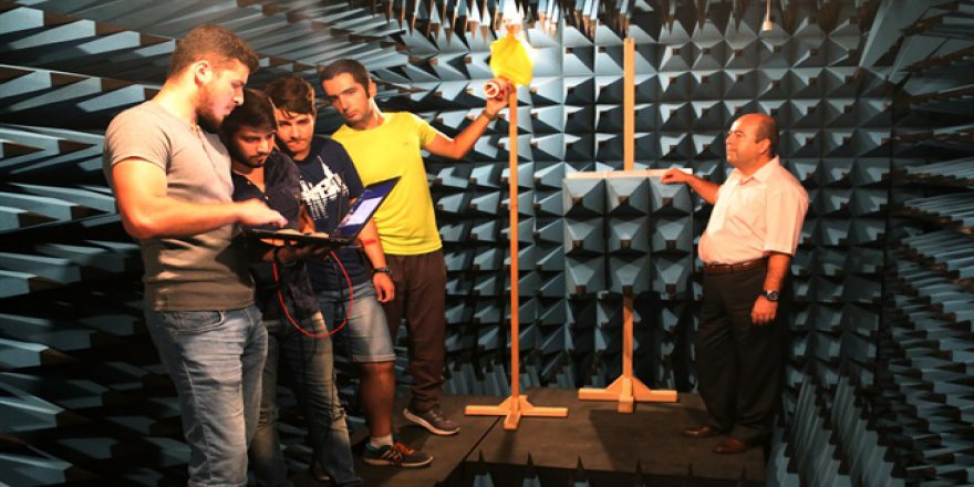 Öğrenciler 6,5 ayda model uydu üretti