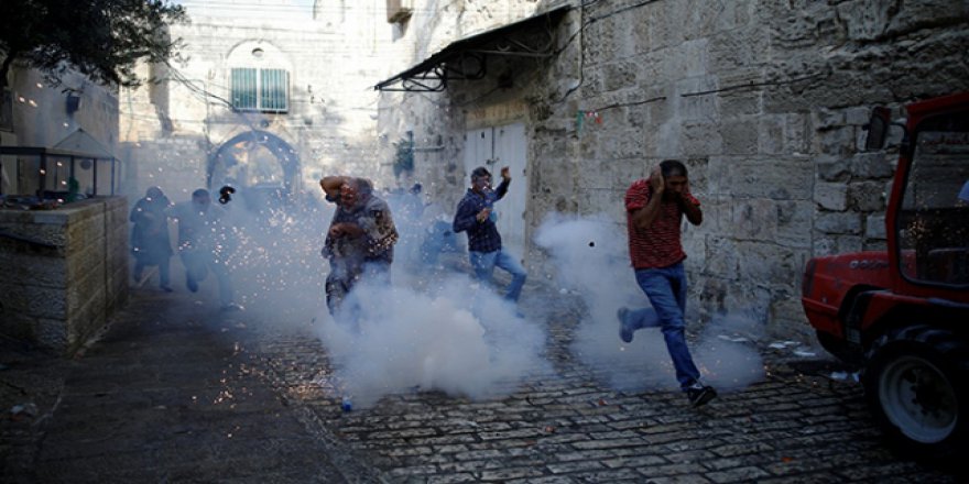 200 fanatik Yahudi, Mescid-i Aksa'yı bastı