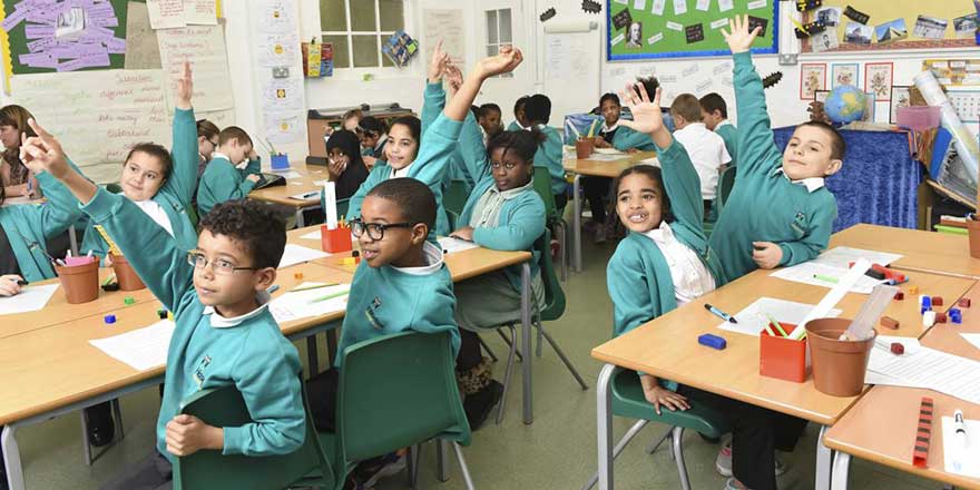 Çocuklarının katolik eğitimi almasını istemeyen Müslüman aileye ret