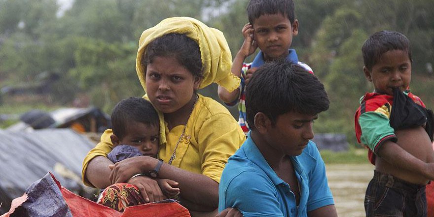 Budistler, Arakanlı Müslümanlara yardım götüren gemiye saldırdı