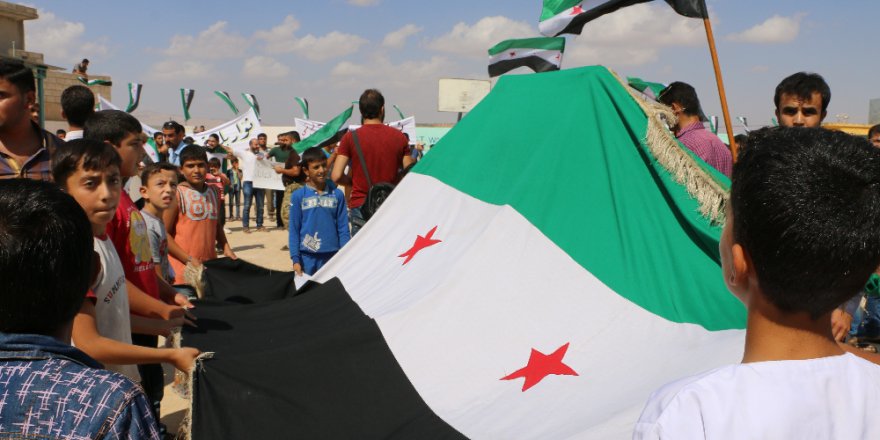 Suriye’de Esad karşıtı protesto gösterisi düzenlendi