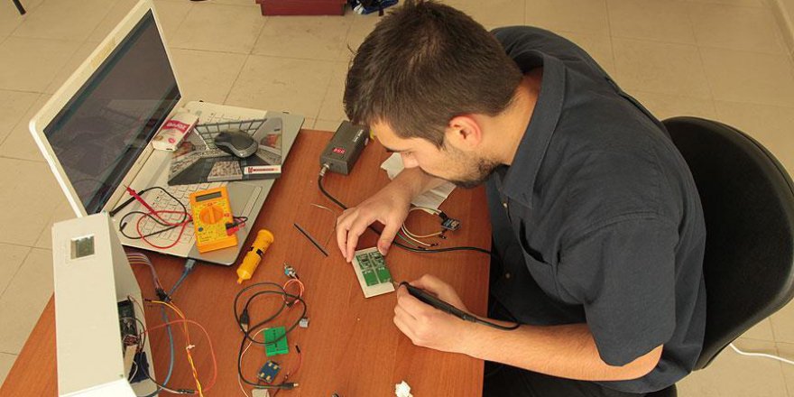 Üniversiteli gençten 'arı takip sistemi'