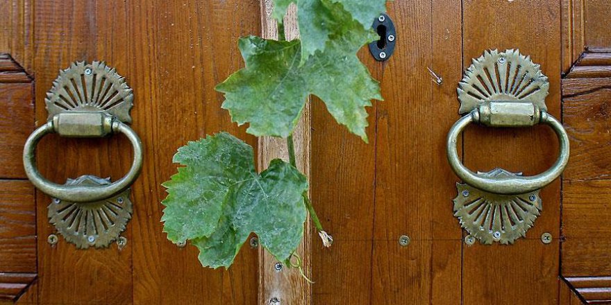 7 asırlık Osmanlı köyünün kapı tokmakları geçmişe götürüyor