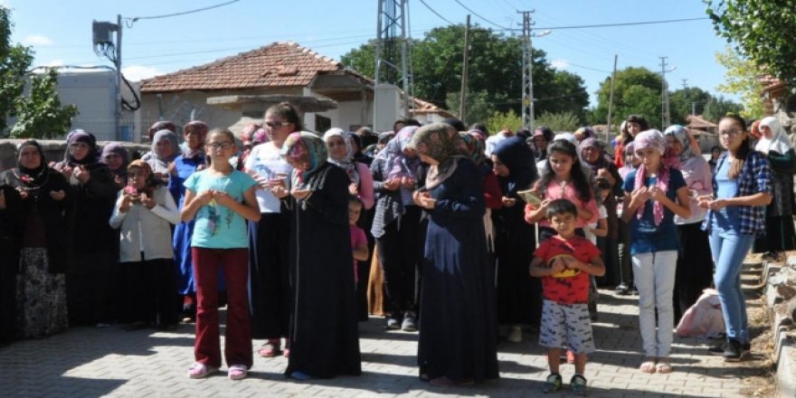 40 yıl sonra yağmur duasına çıktılar