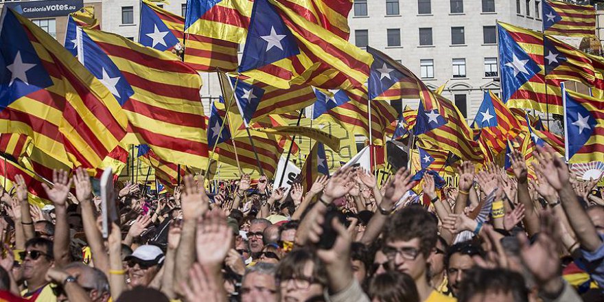 Eski Katalan siyasetçilere "yasa dışı halk oylamasından" 5,2 milyon avro para cezası