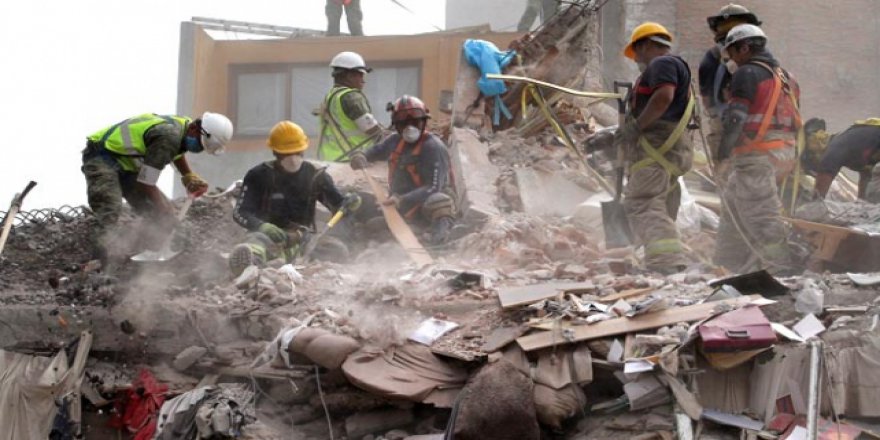 Meksika'daki depremde yaşamını yitirenlerin sayısı 325'e ulaştı