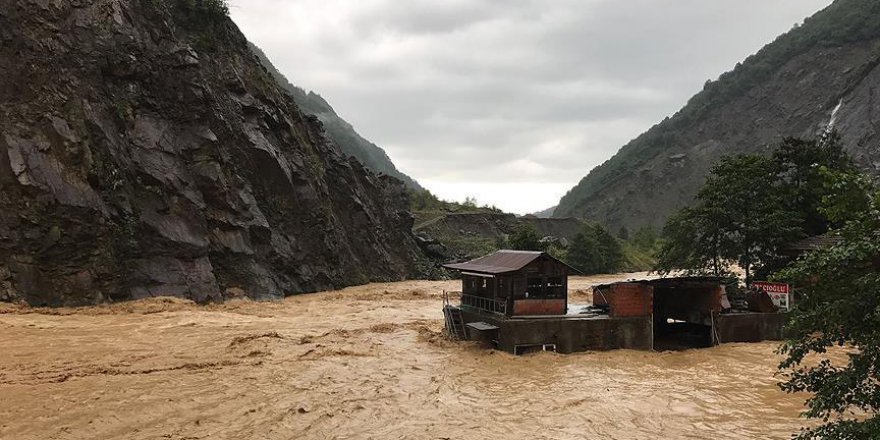Rize'de şiddetli yağış can kaybına neden oldu