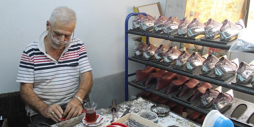 Yarım asırdır ayakkabı yapıyor