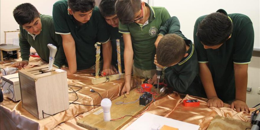 Ortaokul öğrencileri hurdadan teknoloji üretiyor