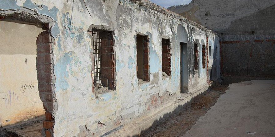 Cezaevi 'kültürevine' dönüşüyor