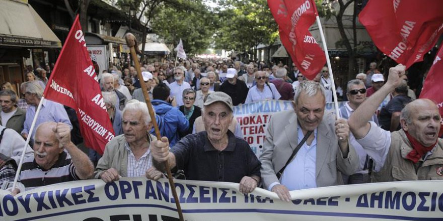 Yunanistan'da emeklilerden gösteri