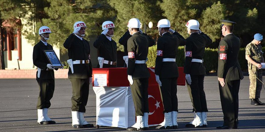 Diyarbakır'da şehit asker için tören