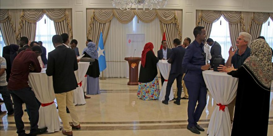 Türkiye'deki üniversitelerden mezun Somalililer buluştu