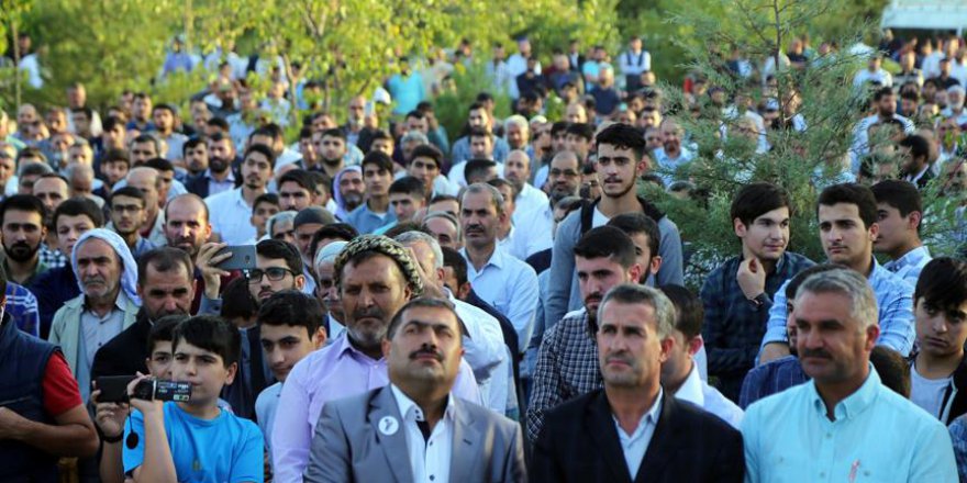 Kurban eti dağıtırken katledilen Börü ve arkadaşları anıldı